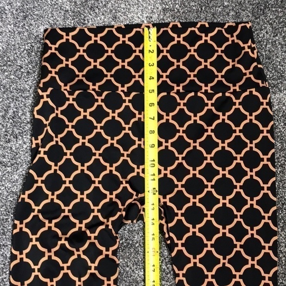 K-DEER Black Gold Geometric Capri 3XL 23" Inseam - Picture 6 of 8